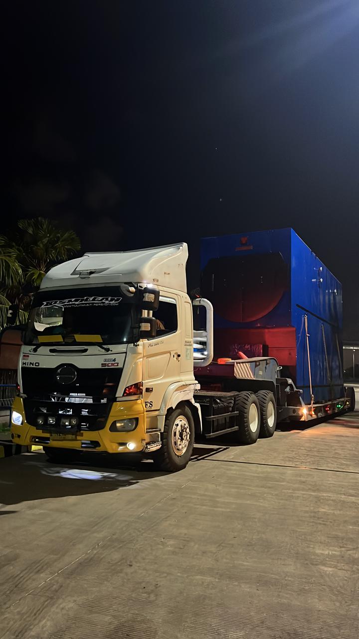 PAL truck delivery documentation during night transport
